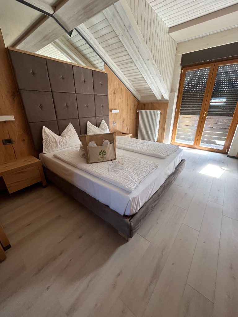 Suite Mansardata ciclamino