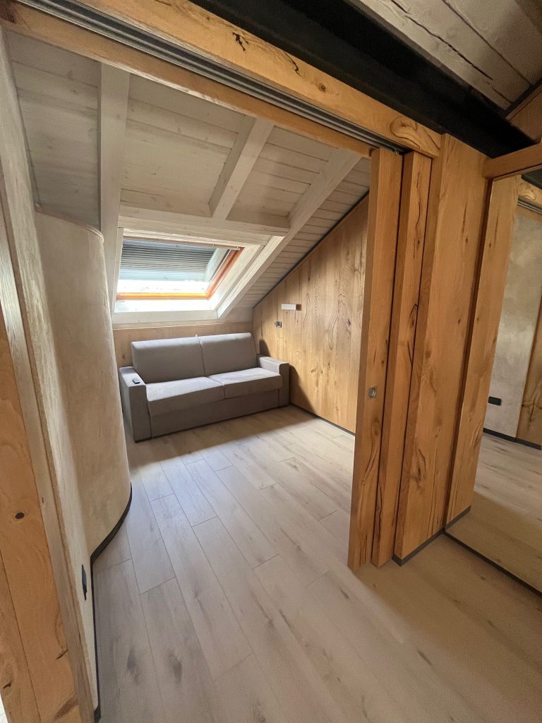 Suite Mansardata ciclamino